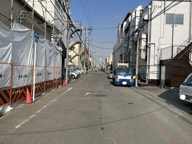 一方通行道路になります。