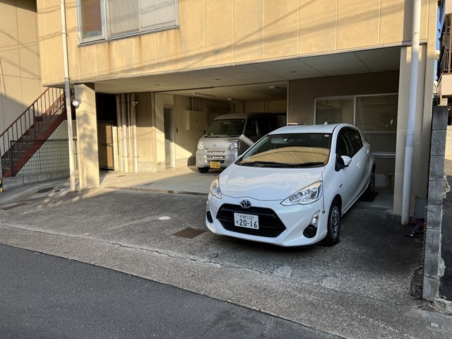 駐車スぺースあります。