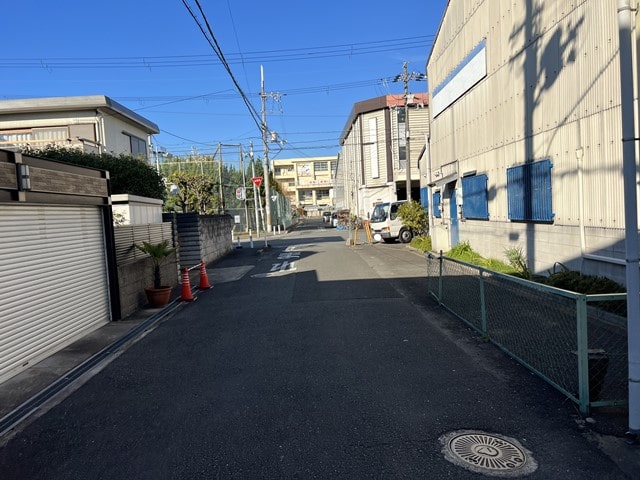 2ｔ車の通行がギリギリです。