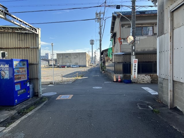 奥は道が狭くなっています。