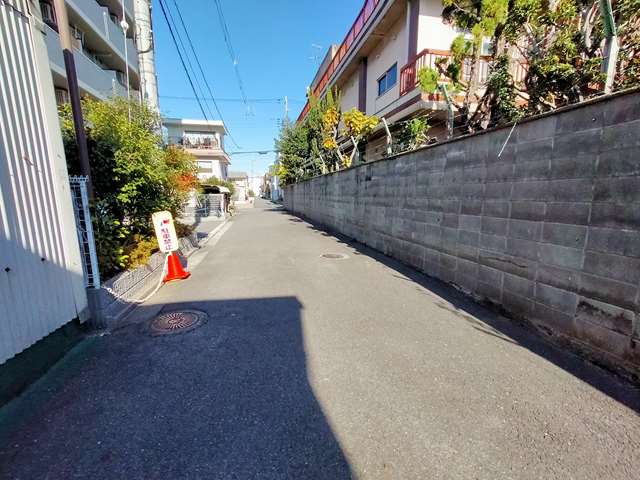前面道路を抜けると、、、