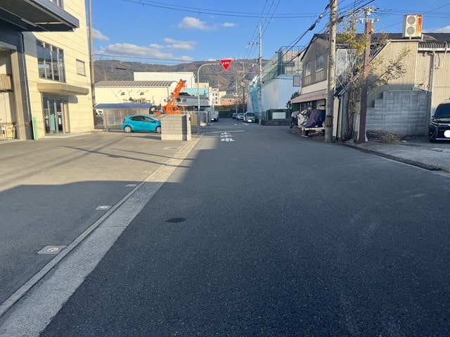 近隣に高速インターがあります。