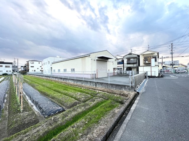 2棟一括売却物件です。