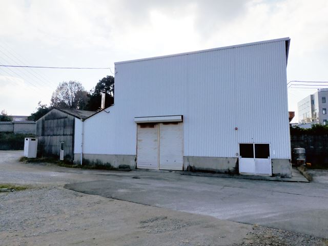 使いやすい平家建倉庫です。