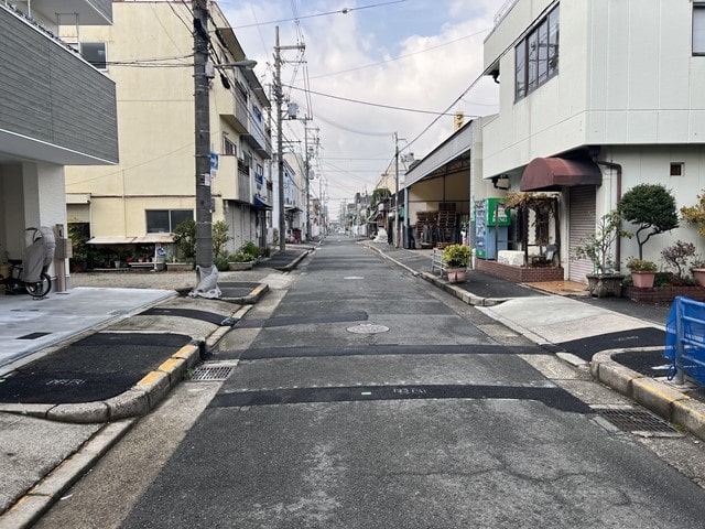 大型車両の通行規制はありません。