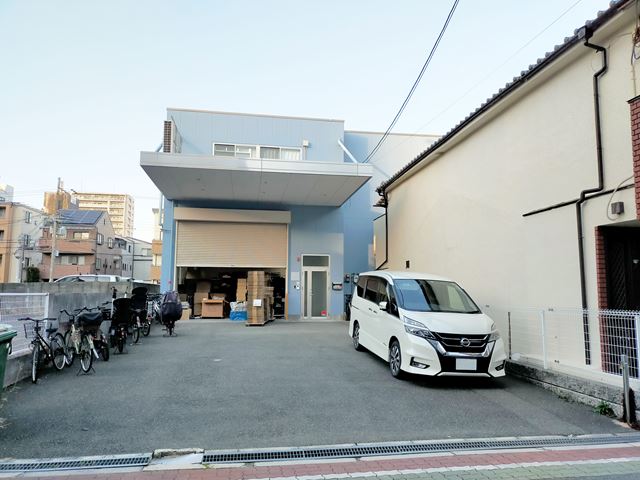 奥行きがある倉庫です。