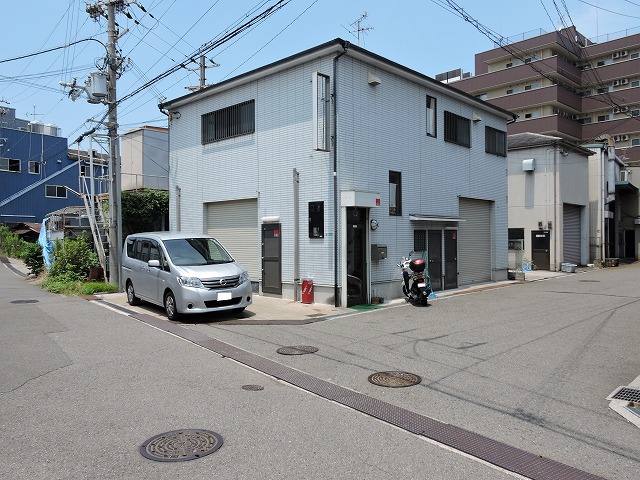 倉庫付き営業所です。