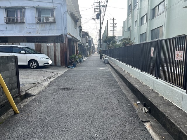 一方通行道路になります。