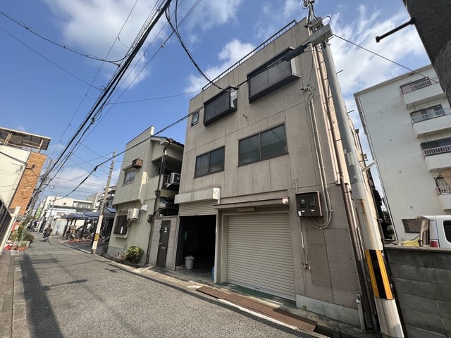 倉庫兼居宅になります。
