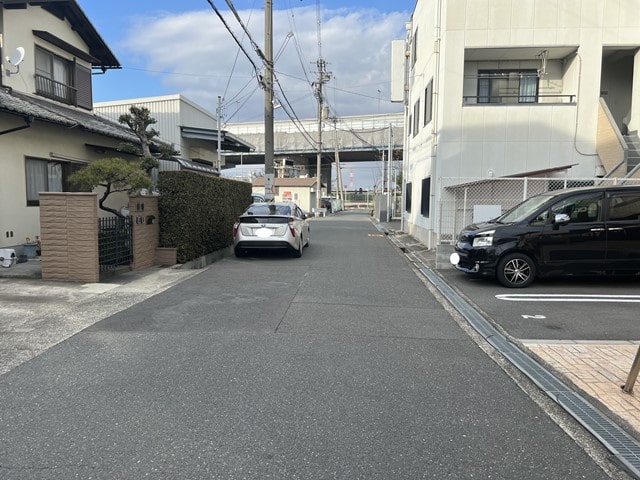 2ｔ車の通行がギリギリです。
