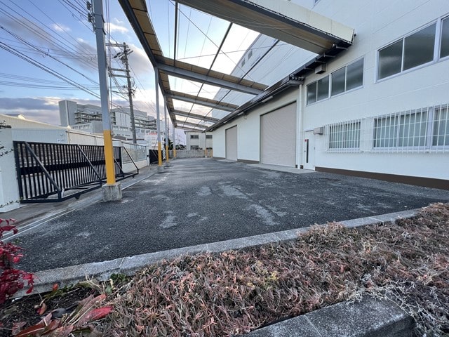 荷捌き場になります。