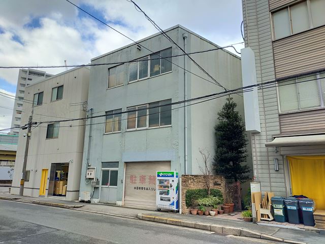 リフトで各階への荷物の移動も簡単です。