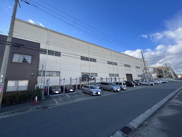 機械式駐車機は賃貸対象外です。