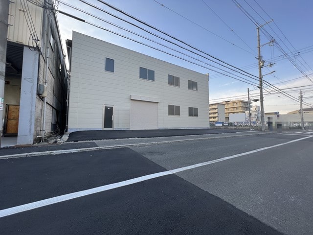2階建て倉庫です。