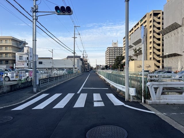 近隣にホームセンターがあります。