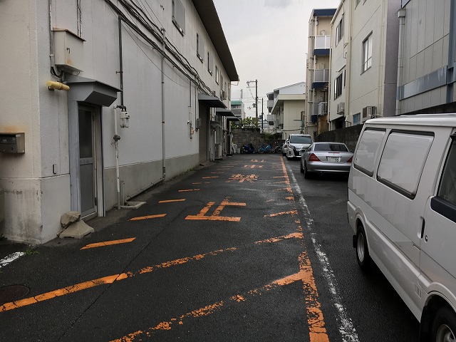 倉庫前に1台駐車スペースあります。