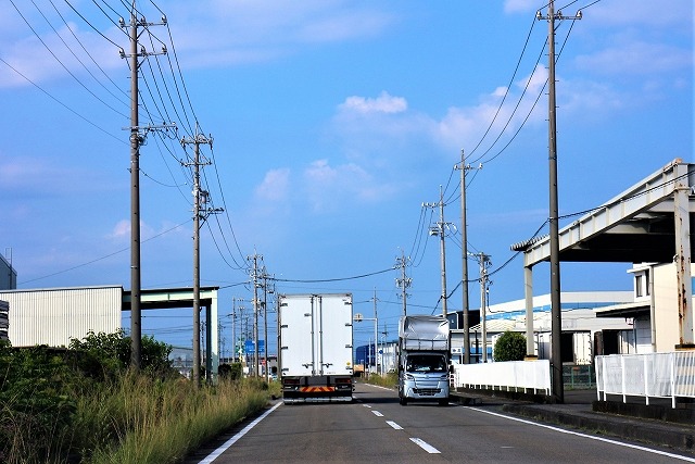 運送業をするなら知っておきたい！貸倉庫の前面道路にかかる車両制限とは？