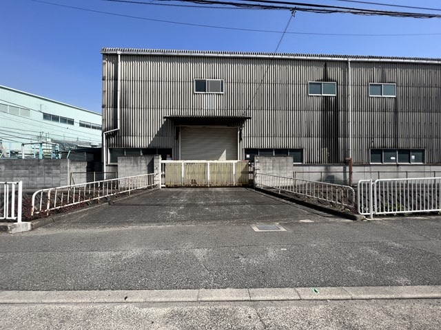 倉庫の搬入出箇所になります。