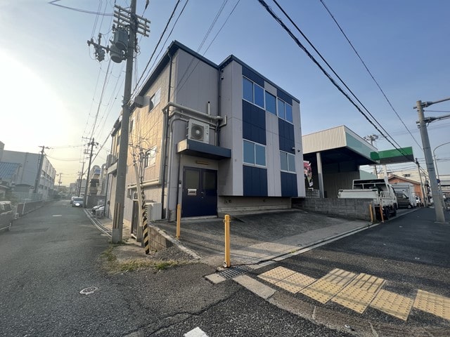 角地の物件です。