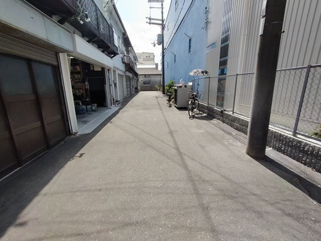ホームセンターが近いです。