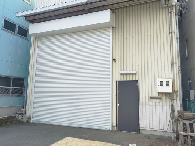 シャッター高が4.4ｍあります。
