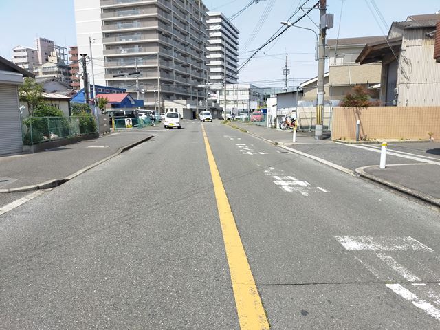 幹線道路にすぐに出れます。