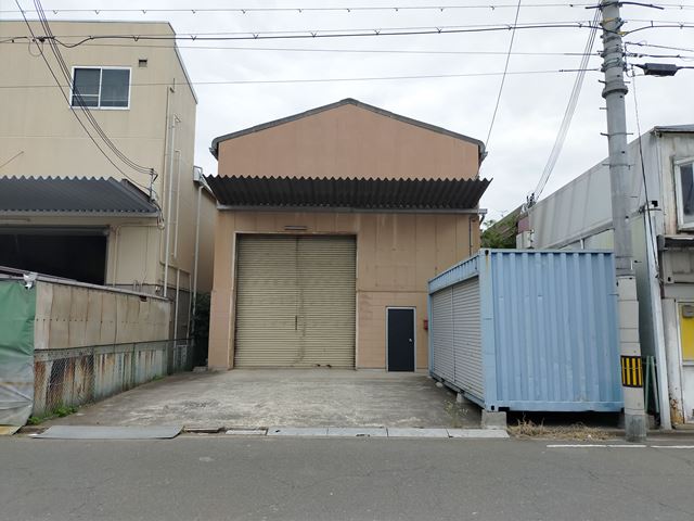 倉庫奥に中二階があります。
