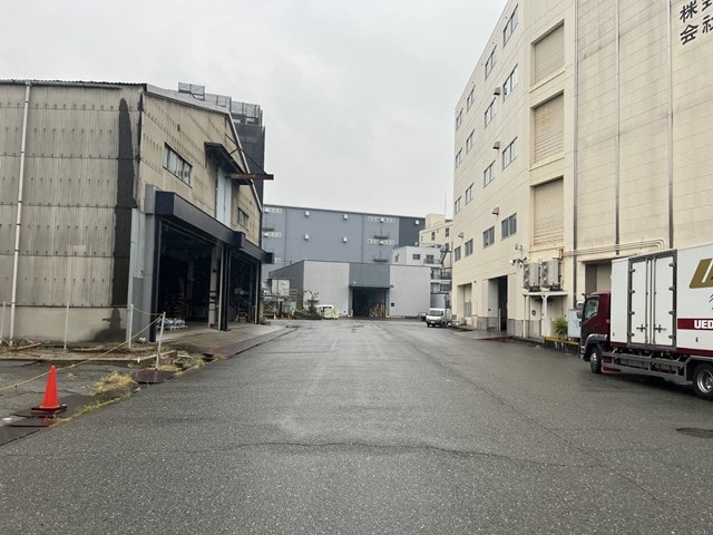 近隣にコンビニエンスストアがあります。