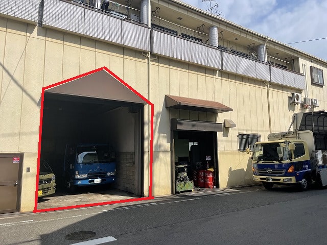 ２．８tクレーン付き倉庫になります。