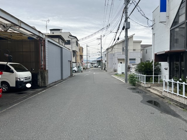 大型車両も通行可能です。