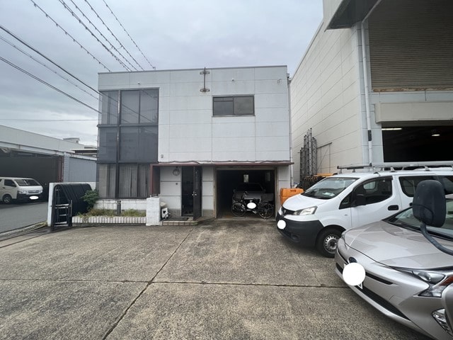 事務所棟です。