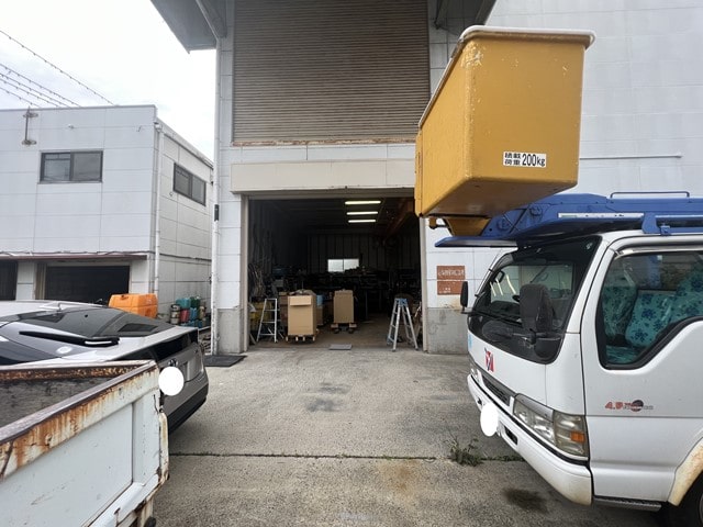 倉庫棟のシャッターです。