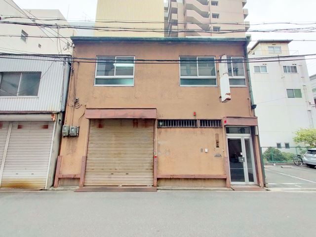 大阪メトロ堺筋線【南森町駅】まで徒歩３分です。