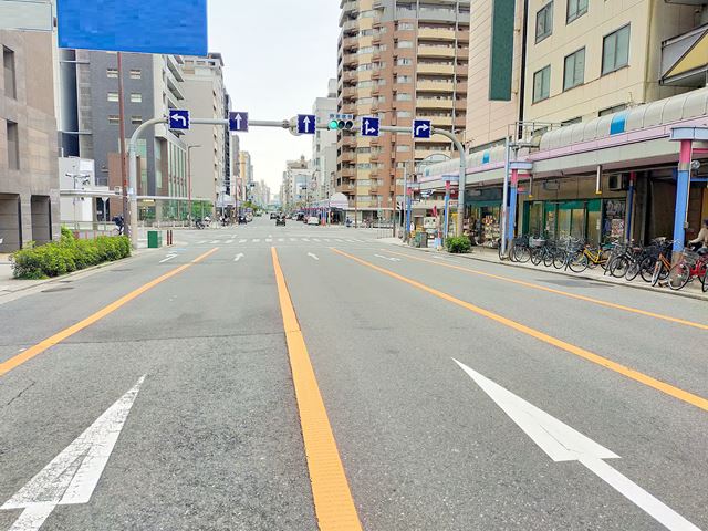 近くにコンビニがあります。
