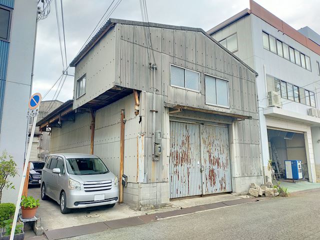 事務所付きです。