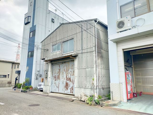 建築関係や設備業者様に最適な物件です。