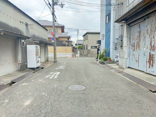 幹線道路にすぐに出れます。