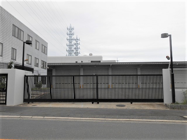 倉庫は平家建(一部中2階有)です。