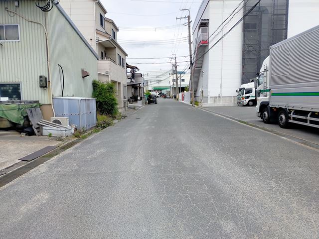 近隣に民家はありません。