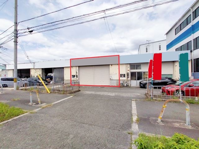 搬入口からすぐの位置です。