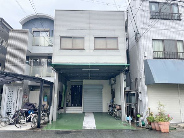 駐車場付きです。
