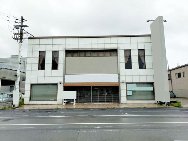 前業種は家具屋さんです。