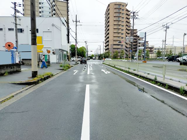 幹線道路にすぐに出れます。