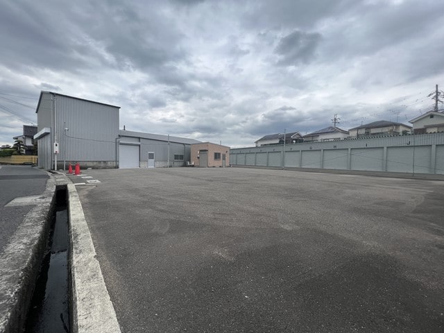 大型トラック駐車可能です