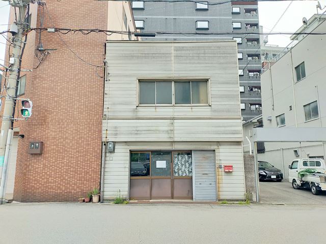シャッター取替予定です。