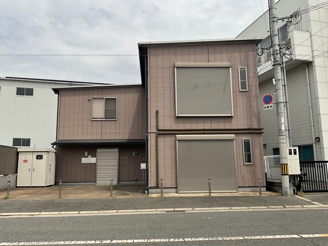 敷地内に駐車スペースあります。
