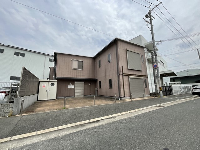 事務所兼倉庫に最適な物件です。
