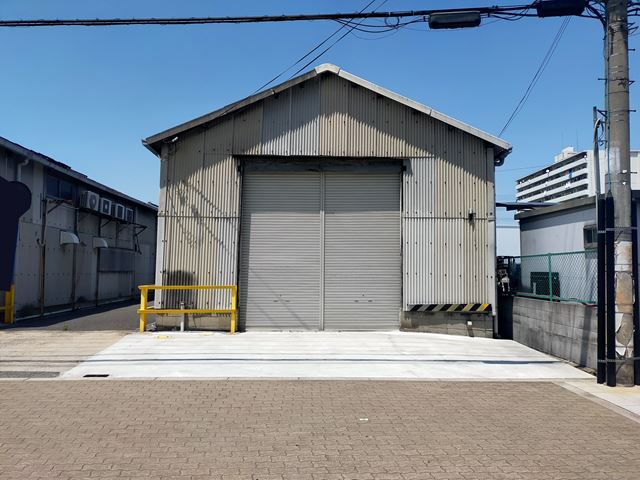 シャッター高さ3.5ｍあります。