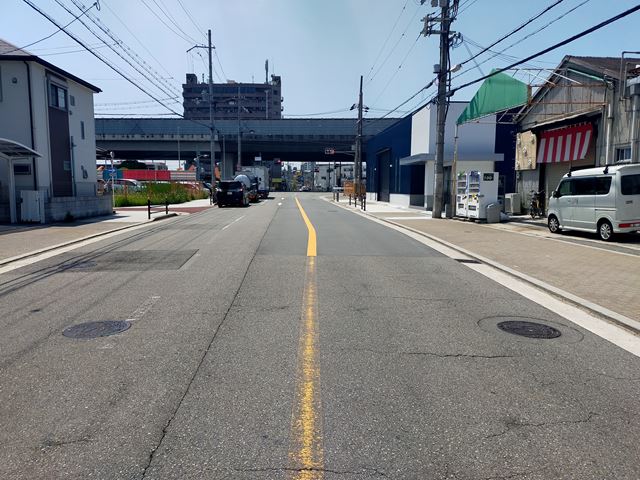 幹線道路にすぐに出れます。