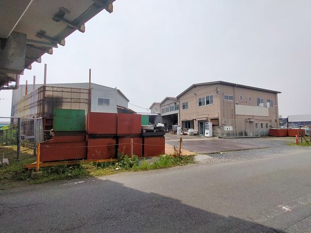 周りに民家が無く営業しやすいですよ。